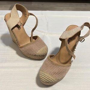 Lucky Brand wedges. Woven tan. EUC.